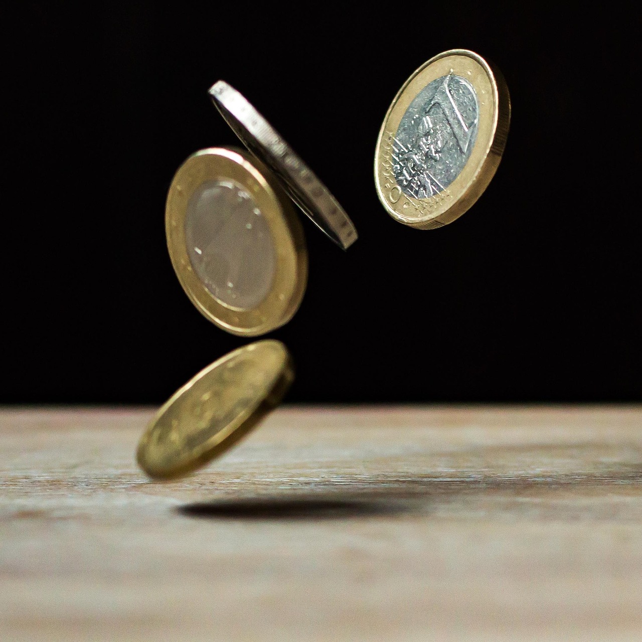 股票卖出后资金到账时间解析，资金到账流程及注意事项