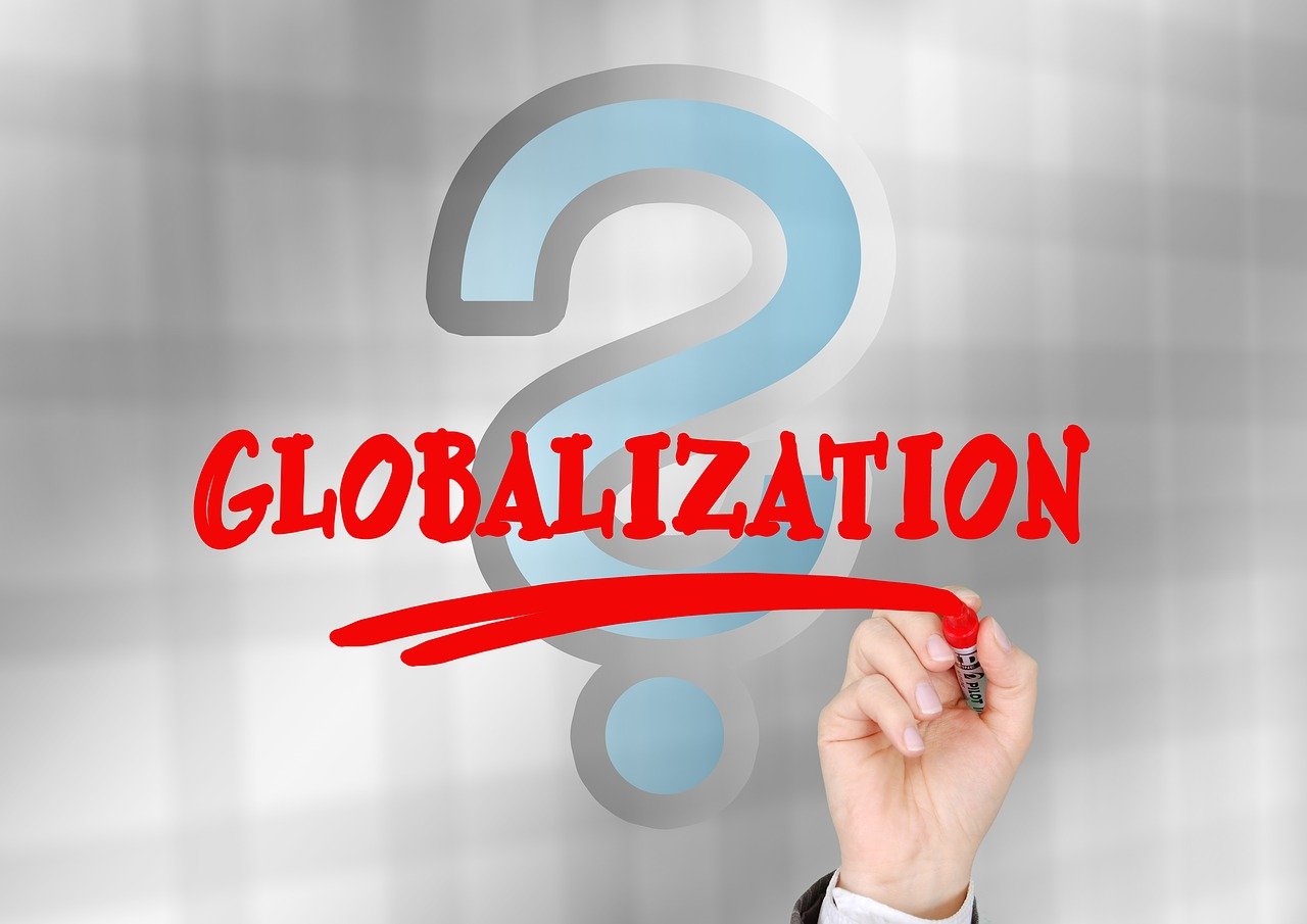 QQ国际版最新版，跨语言社交革新